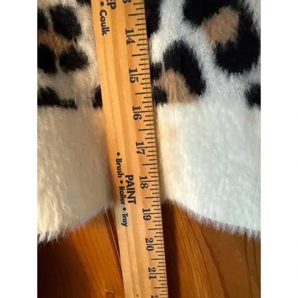 Leopard Print Pullover Sweater Crewneck Long Balloon Sleeve Fuzzy Knit - Picture 6 of 8